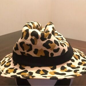 NWT, Juicy Couture Women Leopard Print Hat with Black Band